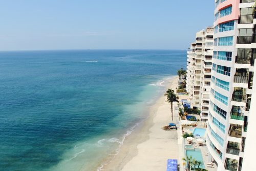 Beachfront apartment with sea view