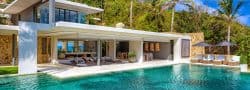 Villa de luxe avec énorme piscine à débordement